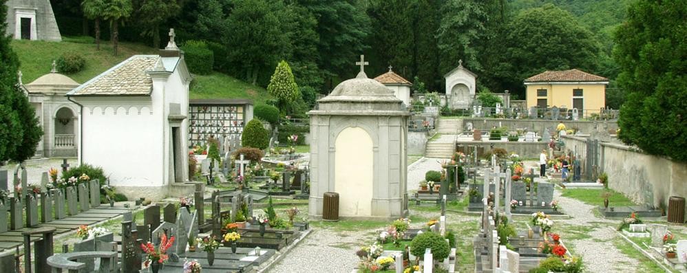 Aboliamo la tassa cimiteriale sulle lampade votive